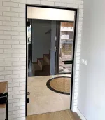 drzwi szklane w futrynie czarnej