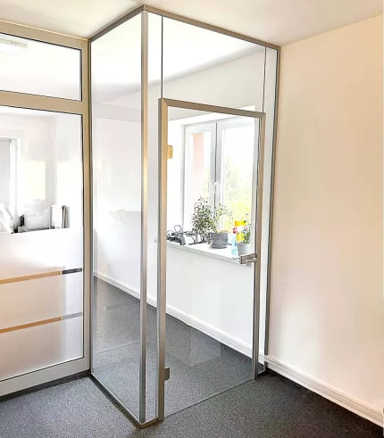 zabudowa szklana biurowa